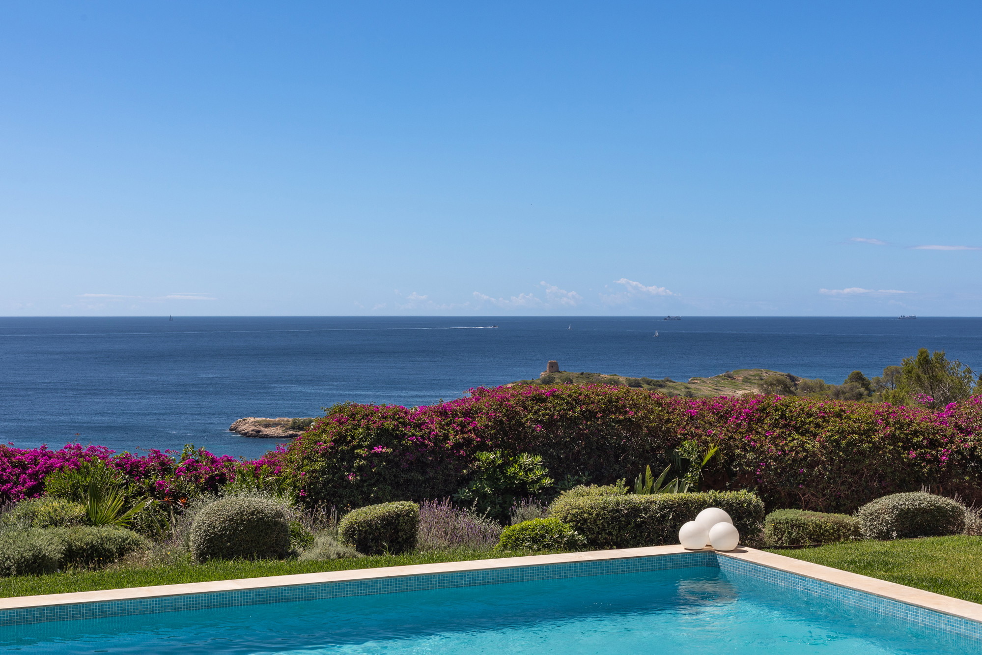 Villa mit Meerblick – Sommer über der Bucht von Palma - 4