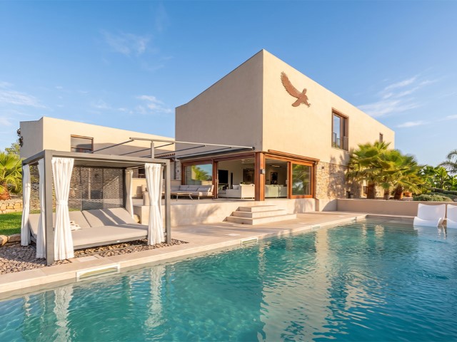 Modernes Landhaus mit Pool und Reitanlagen - 4
