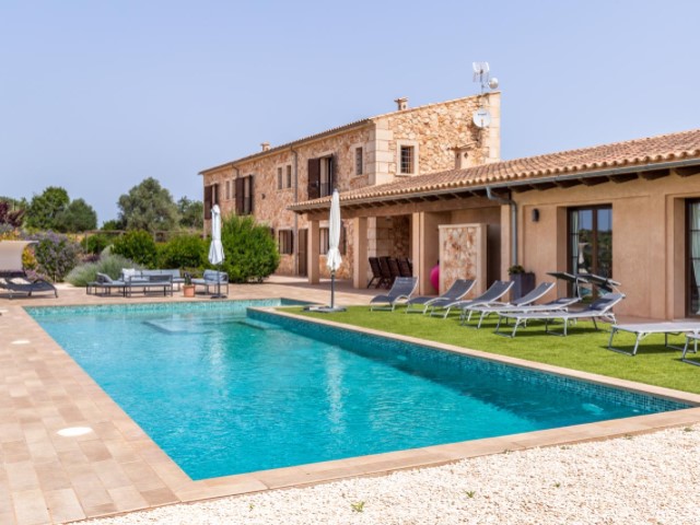 Landhaus mit moderner Innenausstattung, Pool und Ferienvermietungs-Erlaubnis - 7