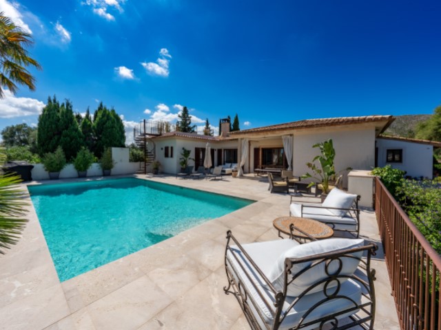 Renovierte Finca mit Pool und Panoramablick bis zum Meer - 9