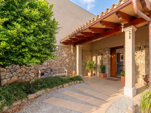 Modernes Landhaus mit Pool und Reitanlagen - 8
