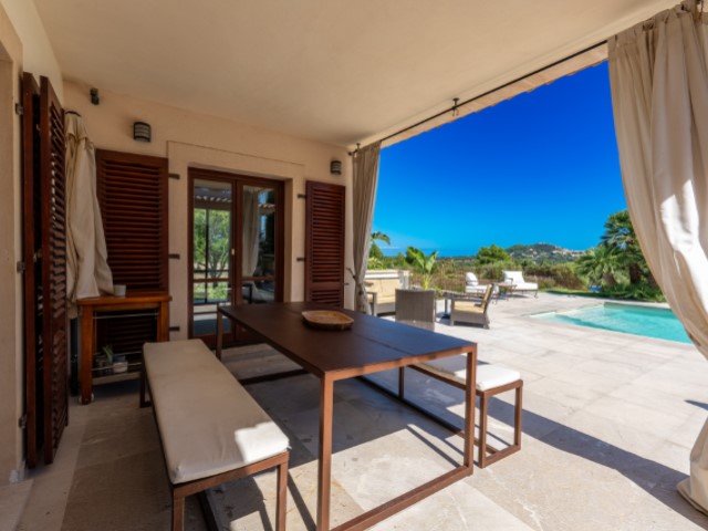 Renovierte Finca mit Pool und Panoramablick bis zum Meer - 16
