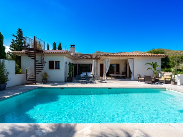 Renovierte Finca mit Pool und Panoramablick bis zum Meer - 12