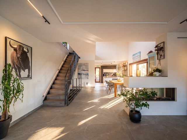 Modernes Landhaus mit Pool und Reitanlagen - 10