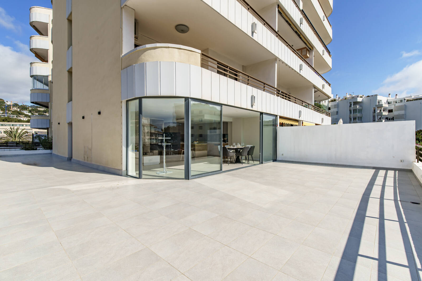 Elegantes mediterranes Apartment mit Terrasse & Pool – Luxusimmobilie kaufen auf Mallorca, Portals Nous