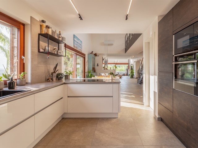Modernes Landhaus mit Pool und Reitanlagen - 13