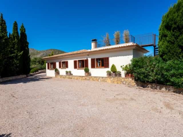 Renovierte Finca mit Pool und Panoramablick bis zum Meer - 2