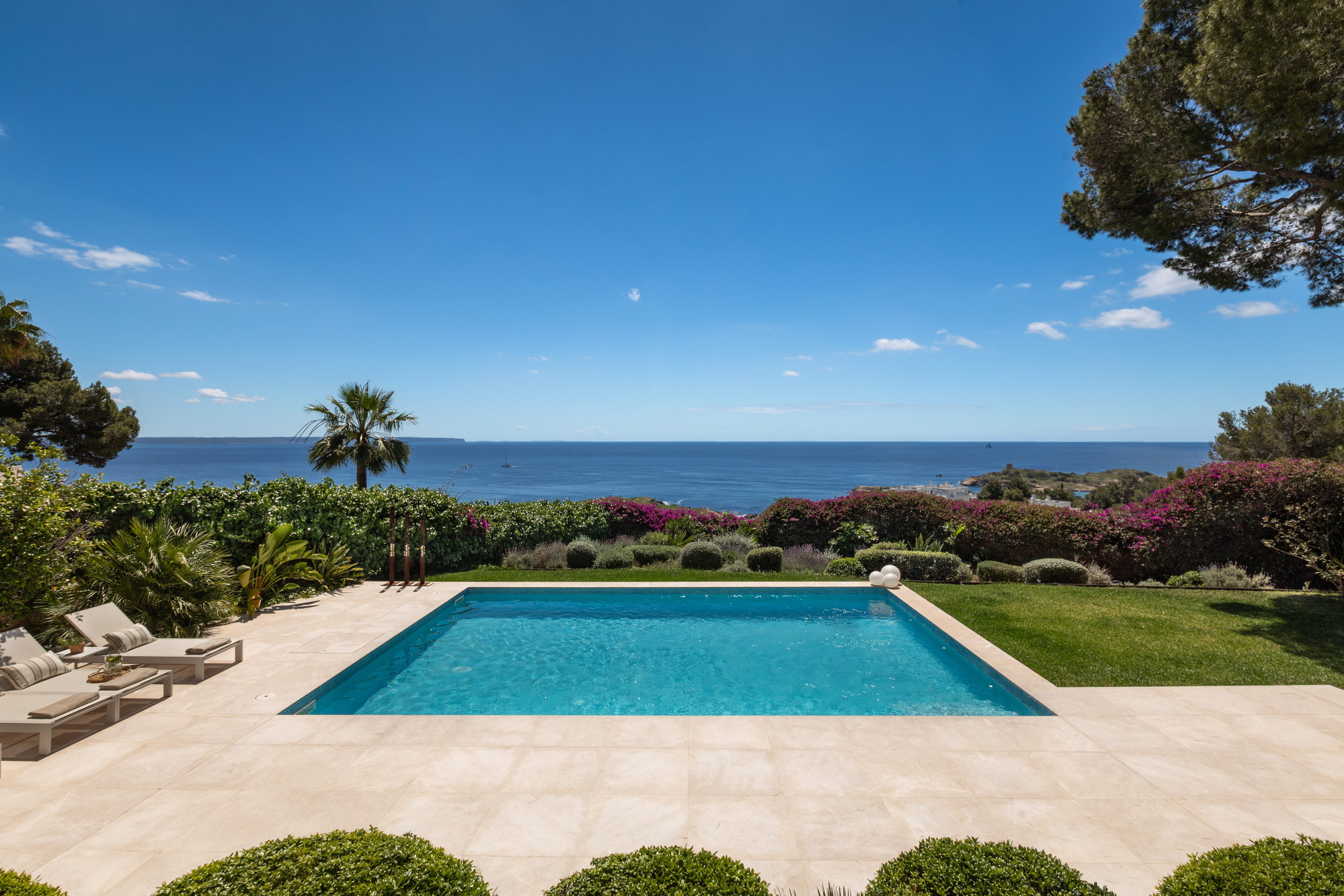 Villa mit Meerblick – Sommer über der Bucht von Palma - 6
