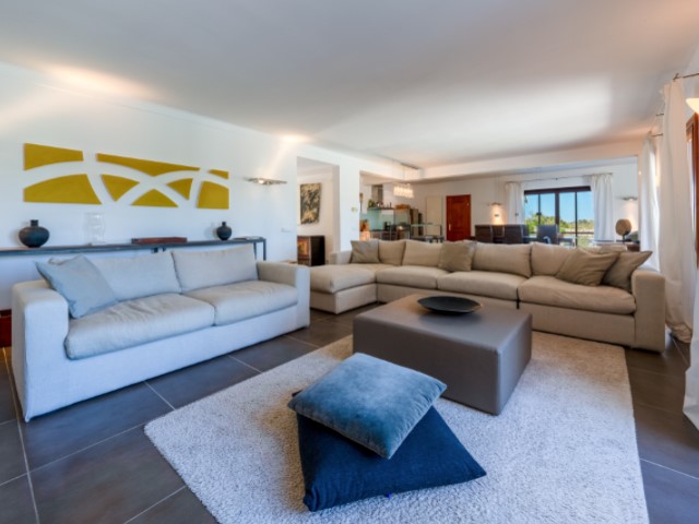 Renovierte Finca mit Pool und Panoramablick bis zum Meer - 19