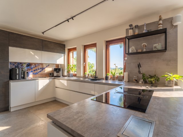 Modernes Landhaus mit Pool und Reitanlagen - 14