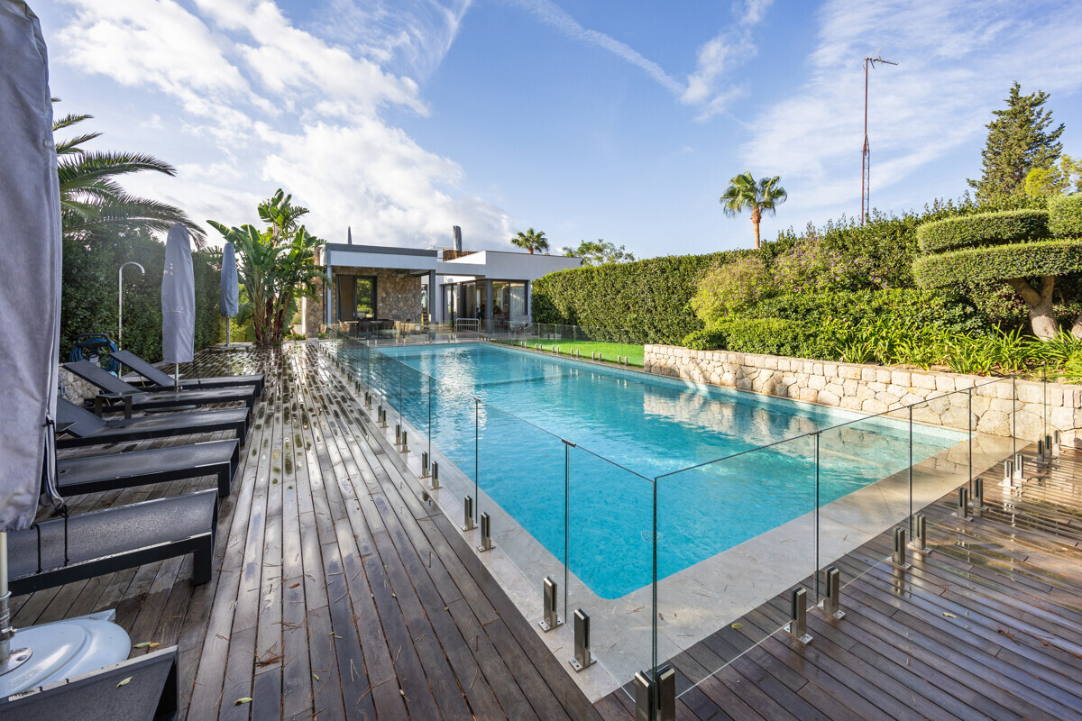 Luxusvilla mit Meerblick & Garten - 20