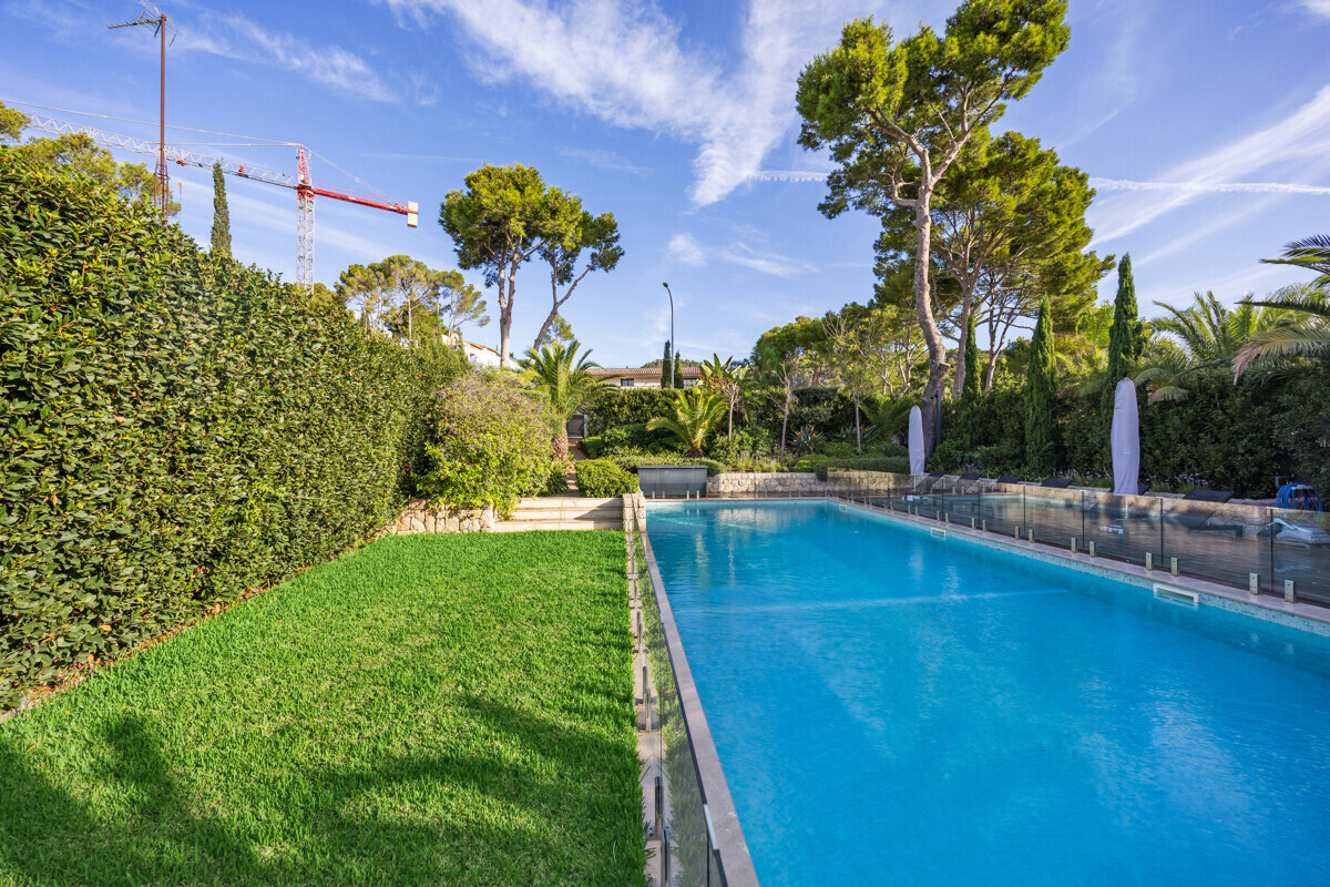 Luxusvilla mit Meerblick & Garten - 22