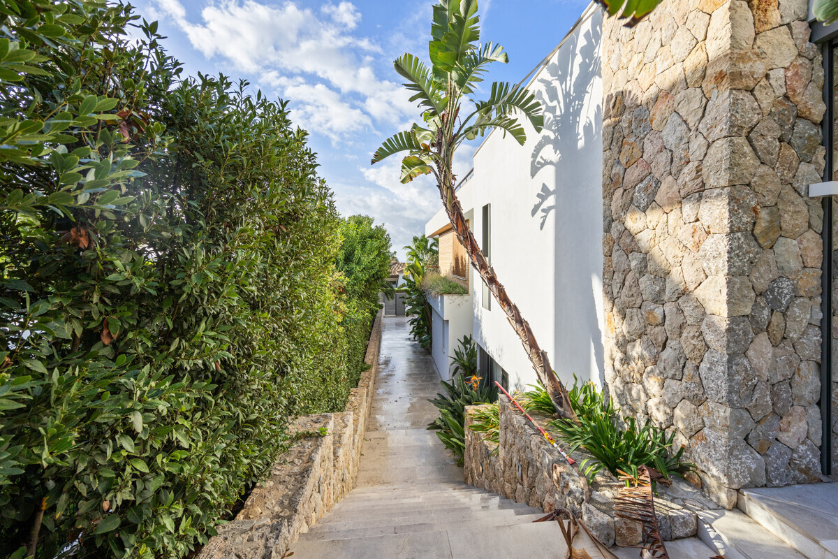 Luxusvilla mit Meerblick & Garten - 23