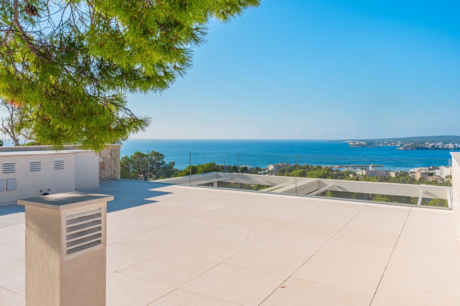 Neubauvilla mit herrlichem Meer- und Hafenblick - 8