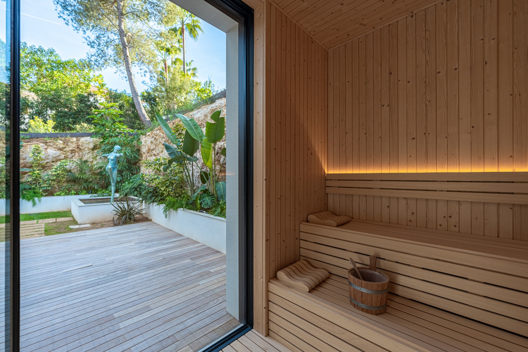 Moderne Luxusvilla in Bestlage - 23